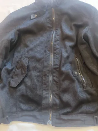 Chaqueta de moto con protecciones