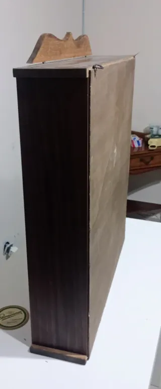 Vetrinetta in legno con ante in vetro decorato