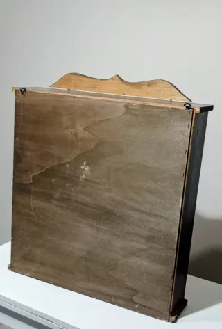 Vetrinetta in legno con ante in vetro decorato