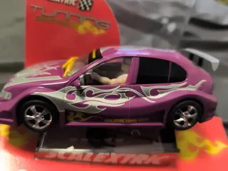 Coche Scalextric Tuning Series Morado