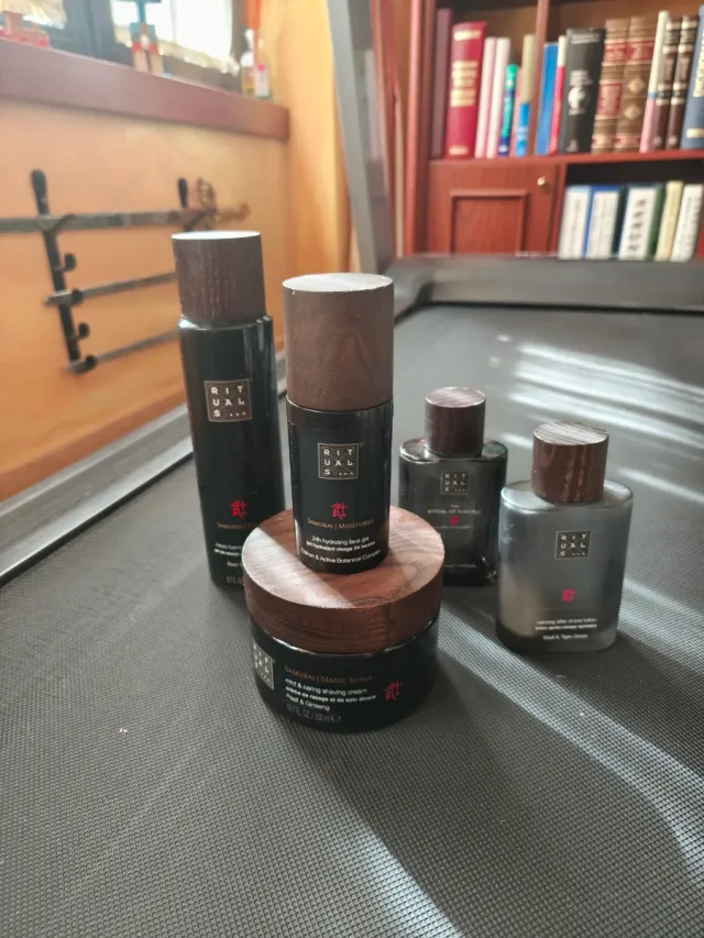 Conjunto RITUALS vazios para decorar