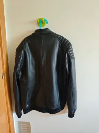Chaqueta de cuero negra