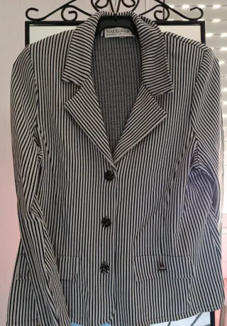 Americana NAULOVER rayas blanco y negro