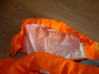 Chaquetón acolchado reflectante.