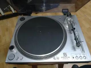 Tocadisco STANTON STR8-80