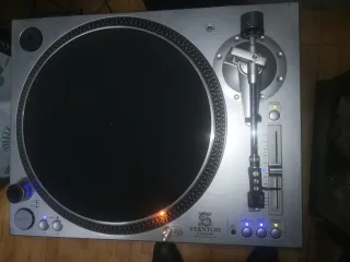 Tocadisco STANTON STR8-80