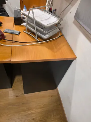 Mesa de oficina madera y metal