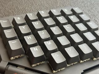 ZSA Moonlander Negro MX Cherry Brown