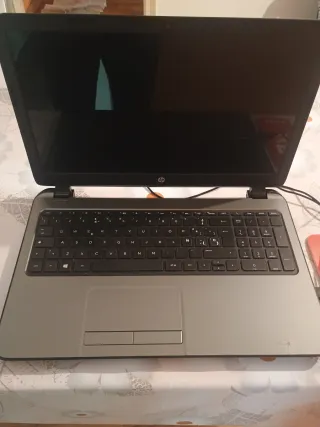 Ordenador portátil HP gris/plateado