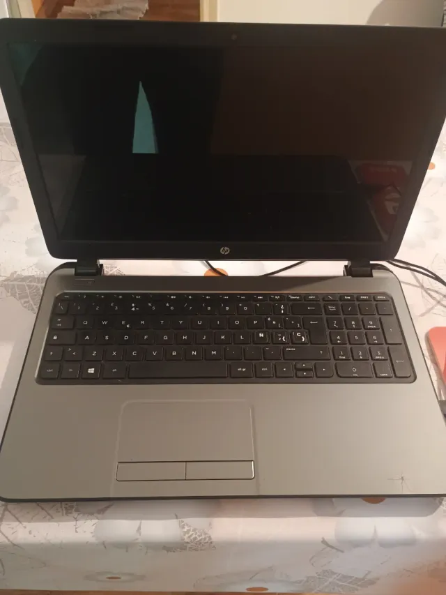 Ordenador portátil HP gris/plateado