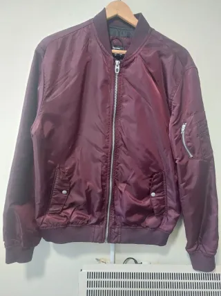 Chaqueta Bomber Granate Bershka Talla L