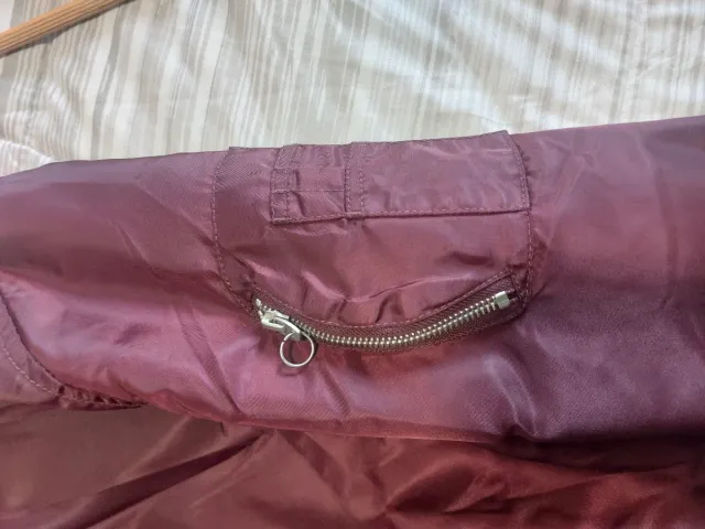 Chaqueta Bomber Granate Bershka Talla L