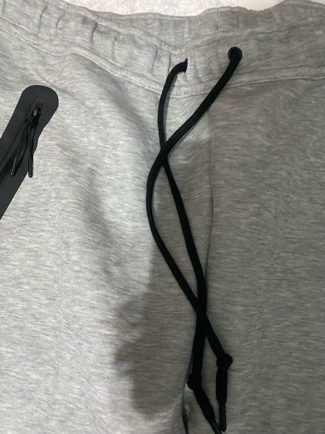 Pantalón Nike Tech Fleece Gris Talla L
