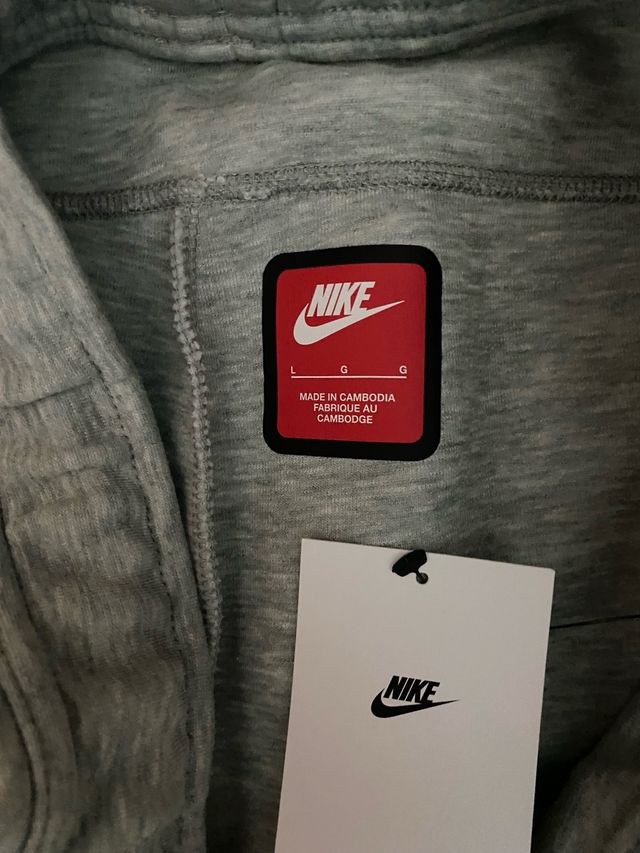 Pantalón Nike Tech Fleece Gris Talla L