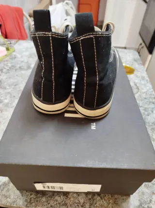 Zapatillas negras altas poco usadas