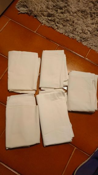 Federe bianche in tessuto