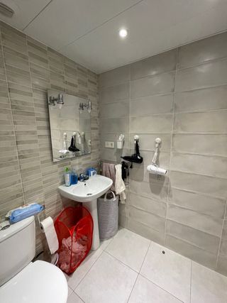 Habitación acogedora en Santa Eulalia, Hospitalet