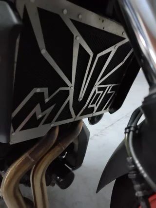 YAMAHA MT07 2020 limitada A2. A tope de extras.