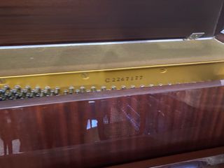 Piano vertical Yamaha