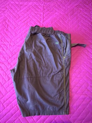 Pantalón corto Quechua verde oliva
