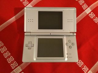 Nintendo DS Lite