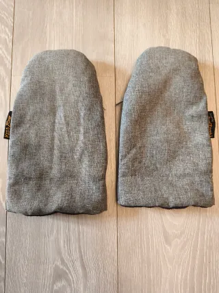 Guantes Kids Zone grises para silla de paseo,