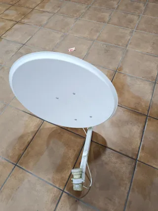 Antena Parabólica Blanca