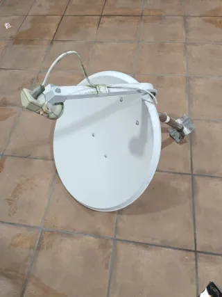 Antena Parabólica Blanca