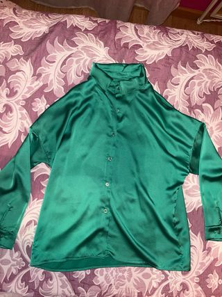 Blusa satinada verde