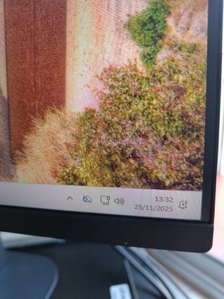 Monitor AOC 24V5CW con Webcam Integrada