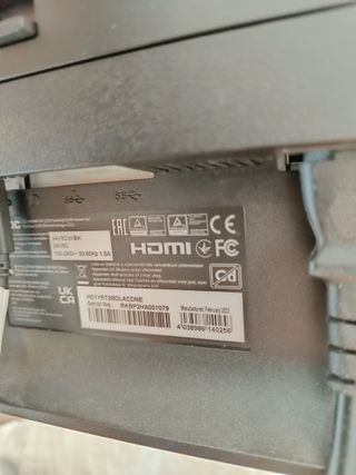 Monitor AOC 24V5CW con Webcam Integrada