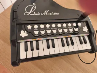 Piano infantil Little Musician con micrófono