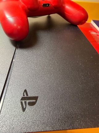 PS4 Slim 500GB + 3 Juegos FIFA y PES