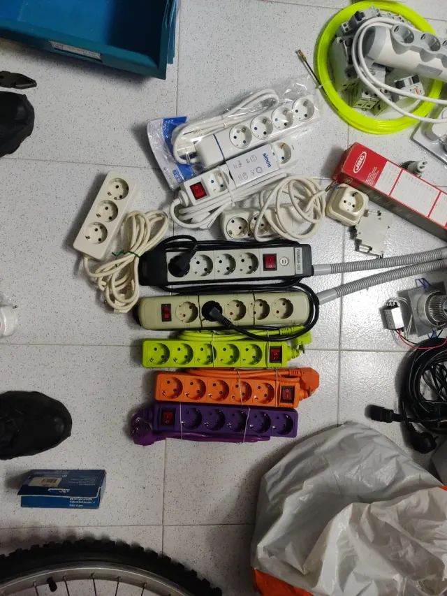 Regleta alargador enchufes varios