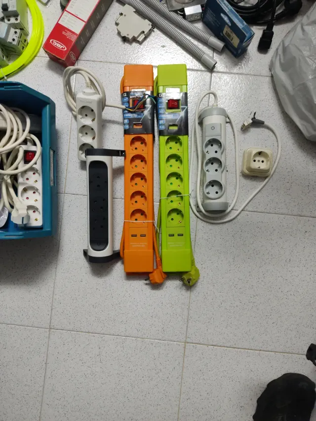 Regleta alargador enchufes varios