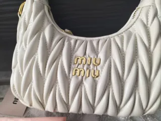 Borsa a mano Miu Miu bianca