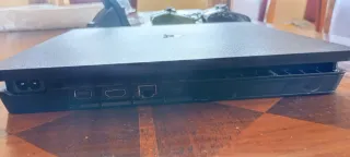 PlayStation 4 (PS4) Nera e Verde