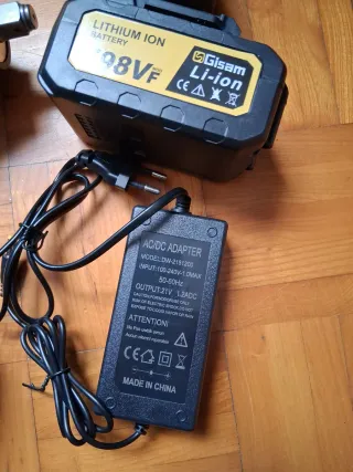 Llave de impacto eléctrica recargable