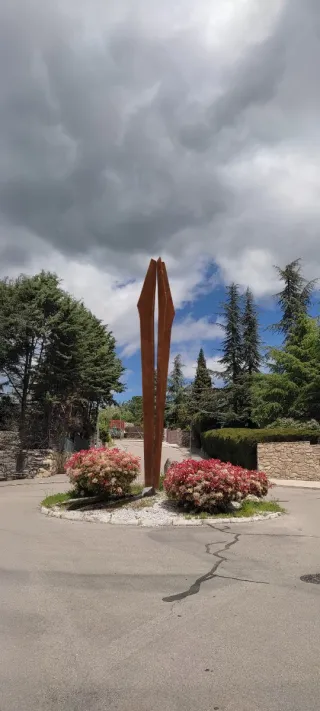 Escultura de jardín madera y metal
