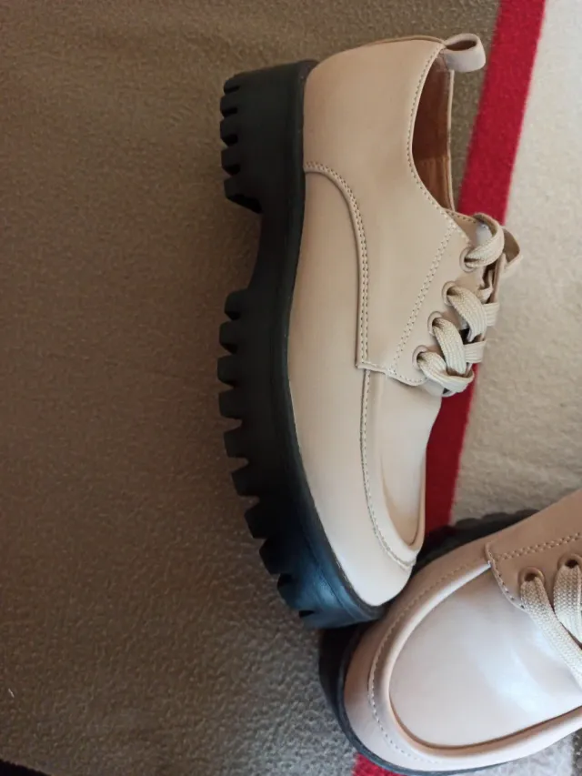 Zapatos beige talla 37