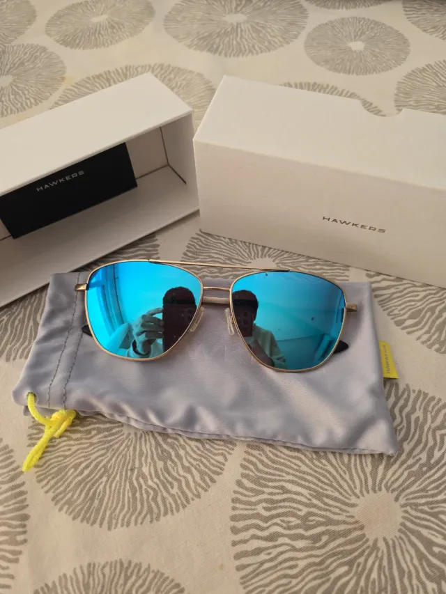 Occhiali da sole Hawkers dorati e blu