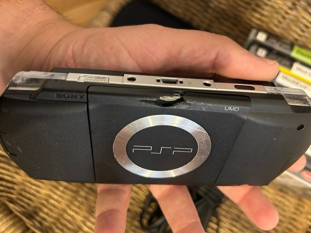 Pack PSP Negra con 9 Juegos (leer abajo)