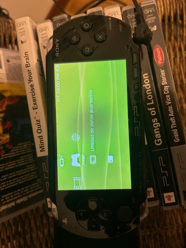 Pack PSP Negra con 9 Juegos (leer abajo)