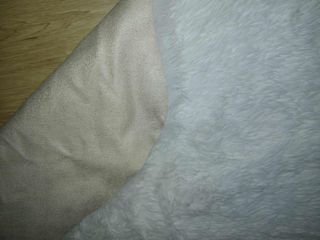 Tappeto bianco soffice effetto pelo