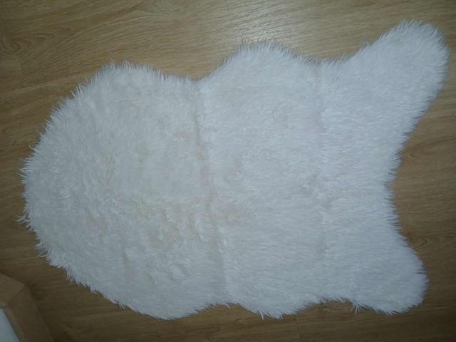 Alfombra blanca suave efecto pelo