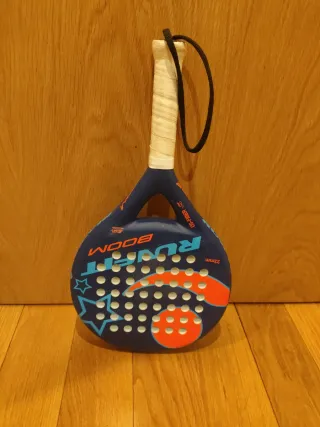 Pala de pádel azul y naranja