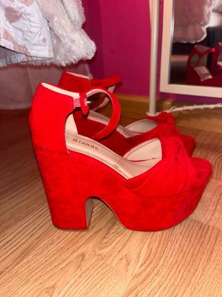 Tacones plataforma rojos Rianda