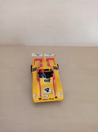 Scalextric Alpine Renault Turbo Amarillo