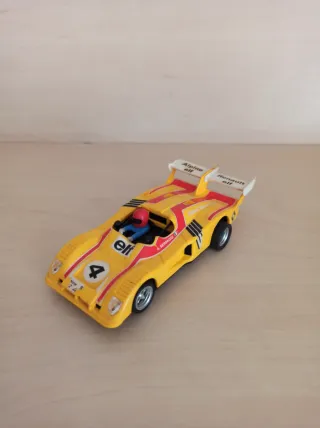 Scalextric Alpine Renault Turbo Amarillo