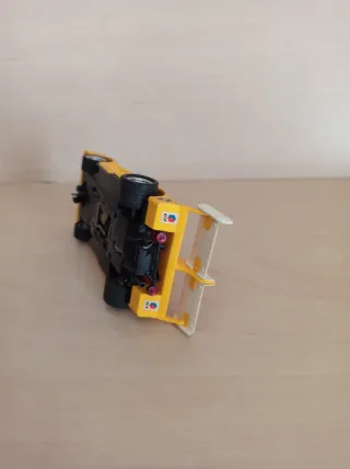 Scalextric Alpine Renault Turbo Amarillo